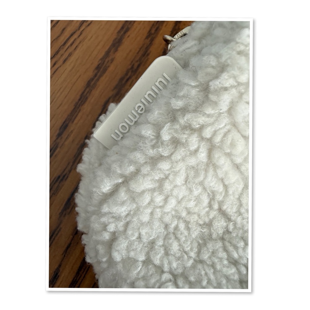 Lululemon Athletica Ivory Fleece Everywhere Bag With Belt - Picture 7 of 15
